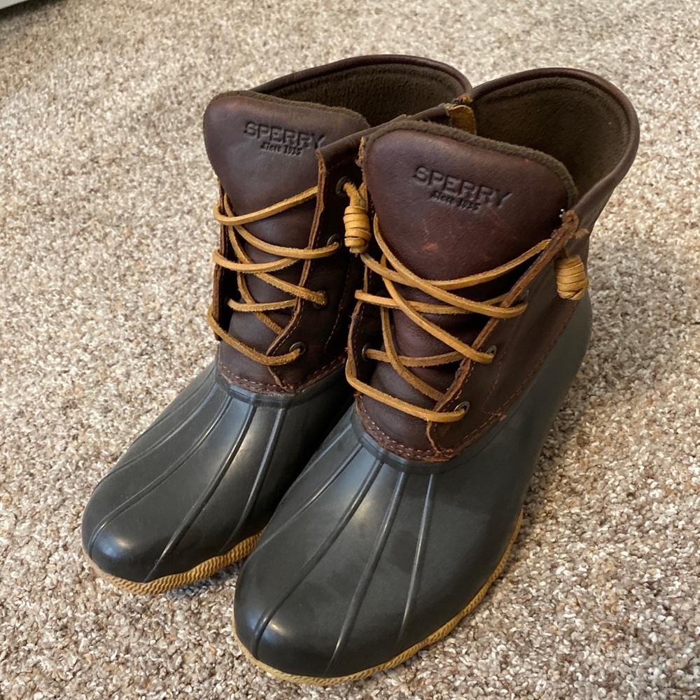 Duck boots